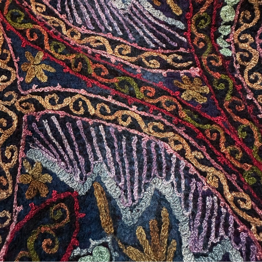 Anu 100% wool embroidered shawl poncho kimono wrap artsy colorful boho bohemian - Picture 7 of 8